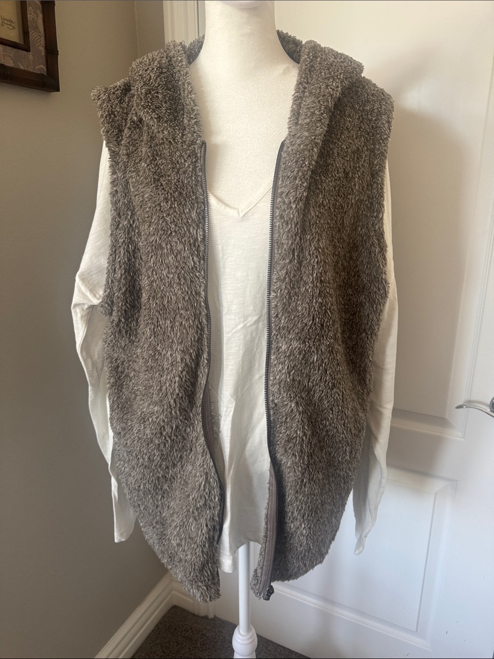 Women’s Taupe Faux-Fur Zip Hooded Vest
